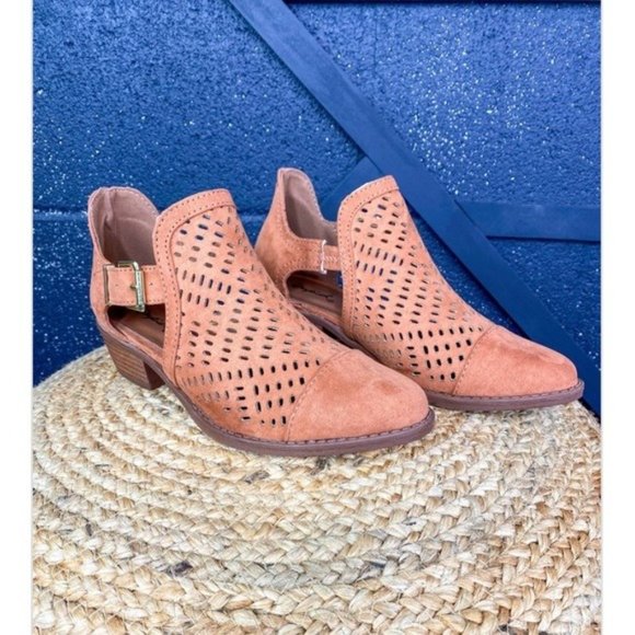 Shoes - 6/6.5/8/8.5 Buckled cutout suede ankle booties brown orange